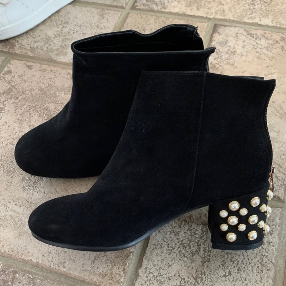 black booties with pearl